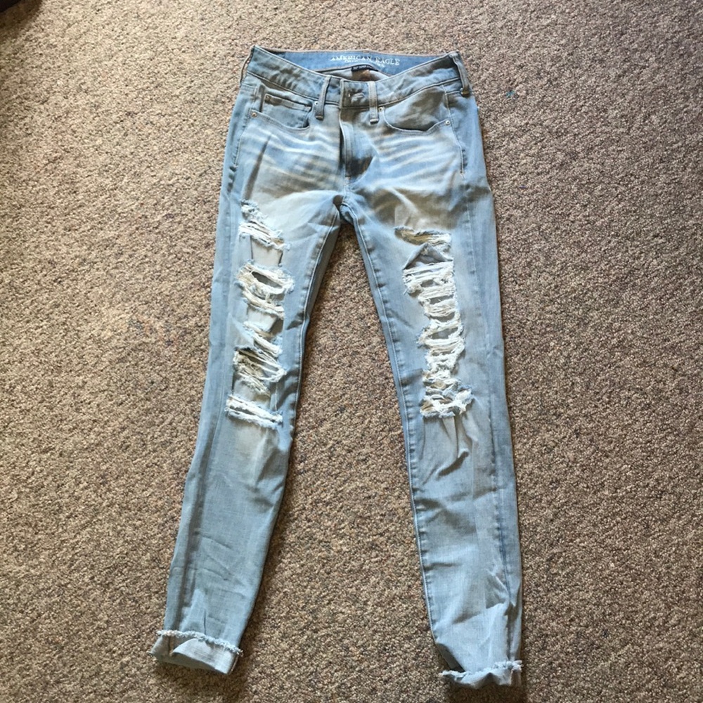 ae jeans holy ripped and lightwash